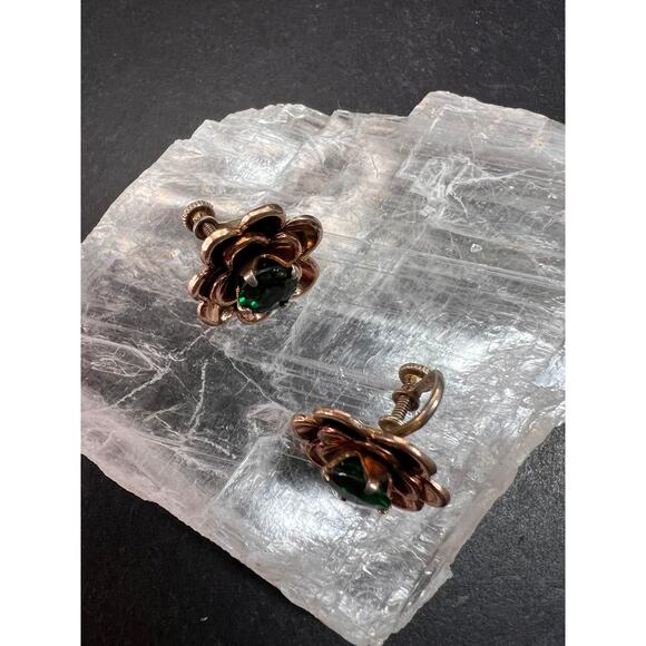 Vintage 1940s Vermeil Flower Screw Back Green Paste Earrings - Picture 12 of 16